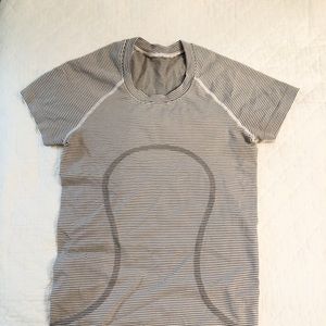 LULULEMON SWIFTLY TECH SHORT SLEEVE SHIRT-black and white stripe, size 2